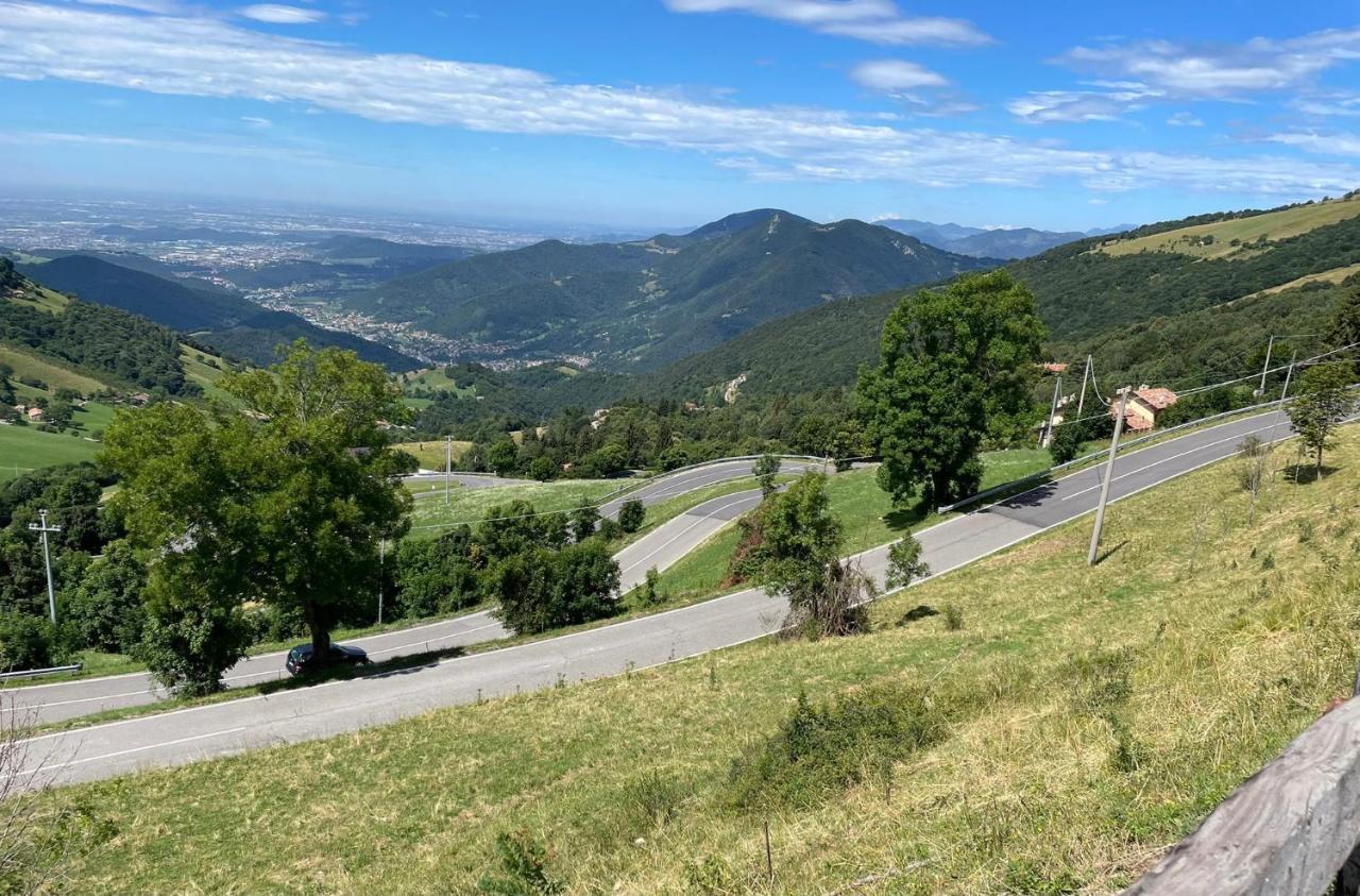 Appartement Panorama 1200, In The Heart Of The San Fermo Hills à Adrara San Rocco Extérieur photo